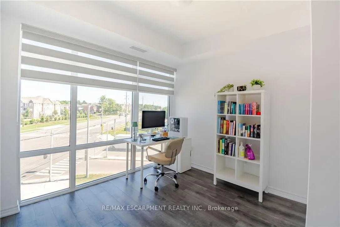 Photo 19 of Unit 333, 10 Mallard Trail, Hamilton, Waterdown — HOMEH