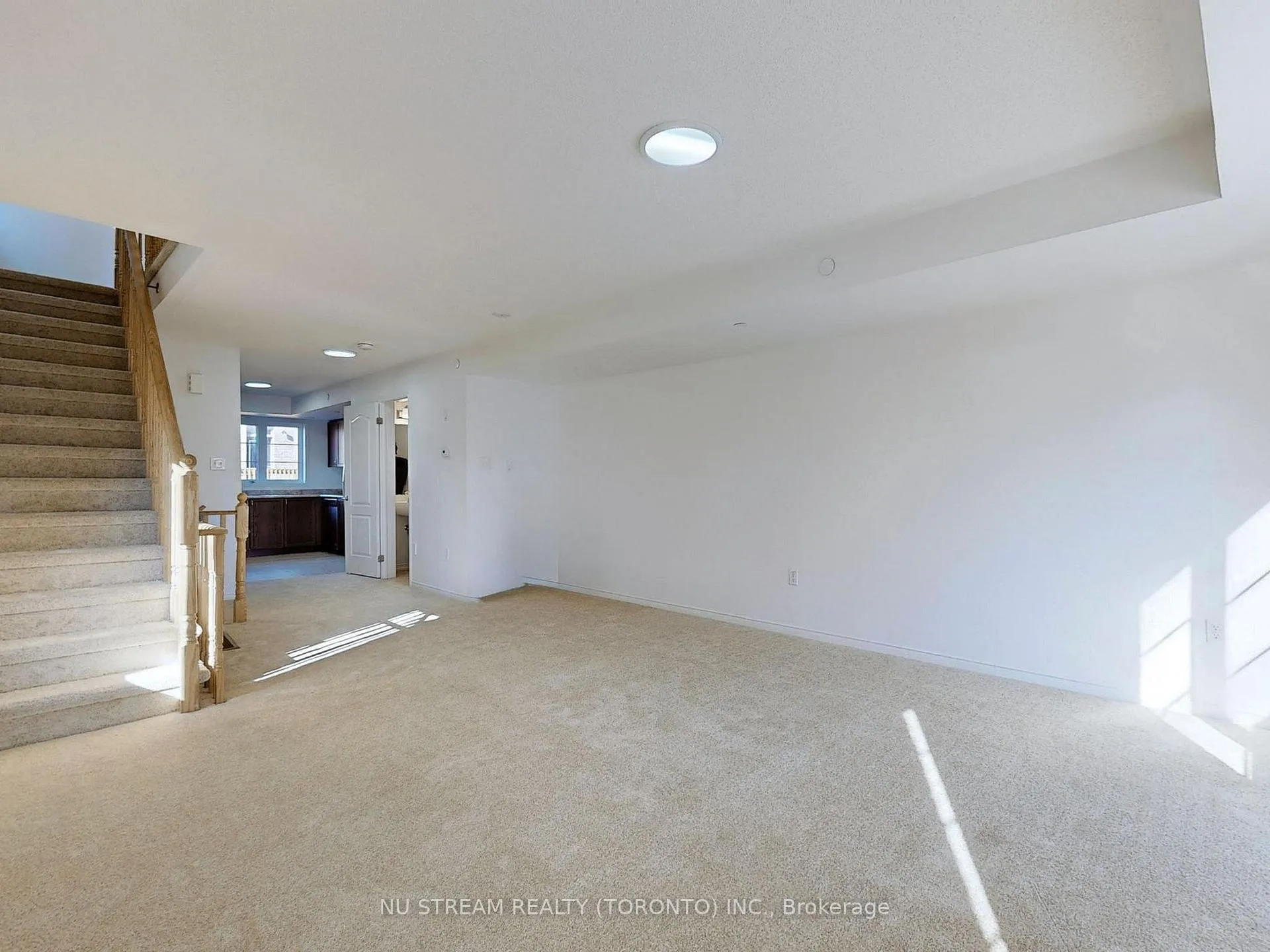 Photo 4 of 2739 Deputy Minister Path, Oshawa, Windfields — HOMEH