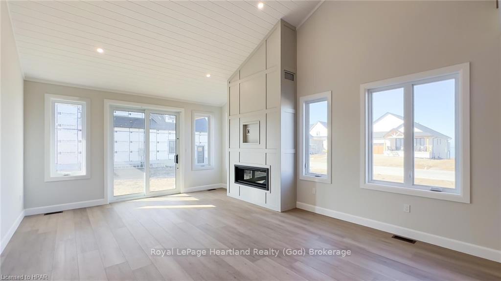 Photo 9 of 441 Coast Drive, Goderich, Goderich (Town) — HOMEH