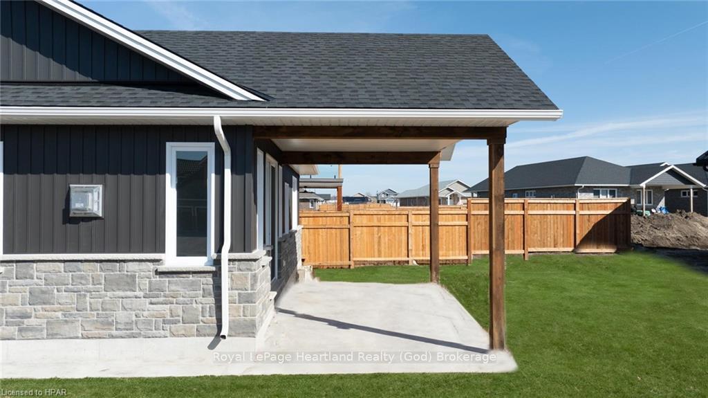 Photo 25 of 441 Coast Drive, Goderich, Goderich (Town) — HOMEH