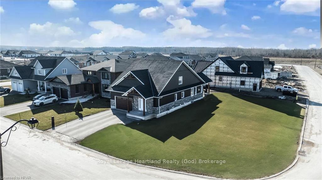 Photo 26 of 441 Coast Drive, Goderich, Goderich (Town) — HOMEH