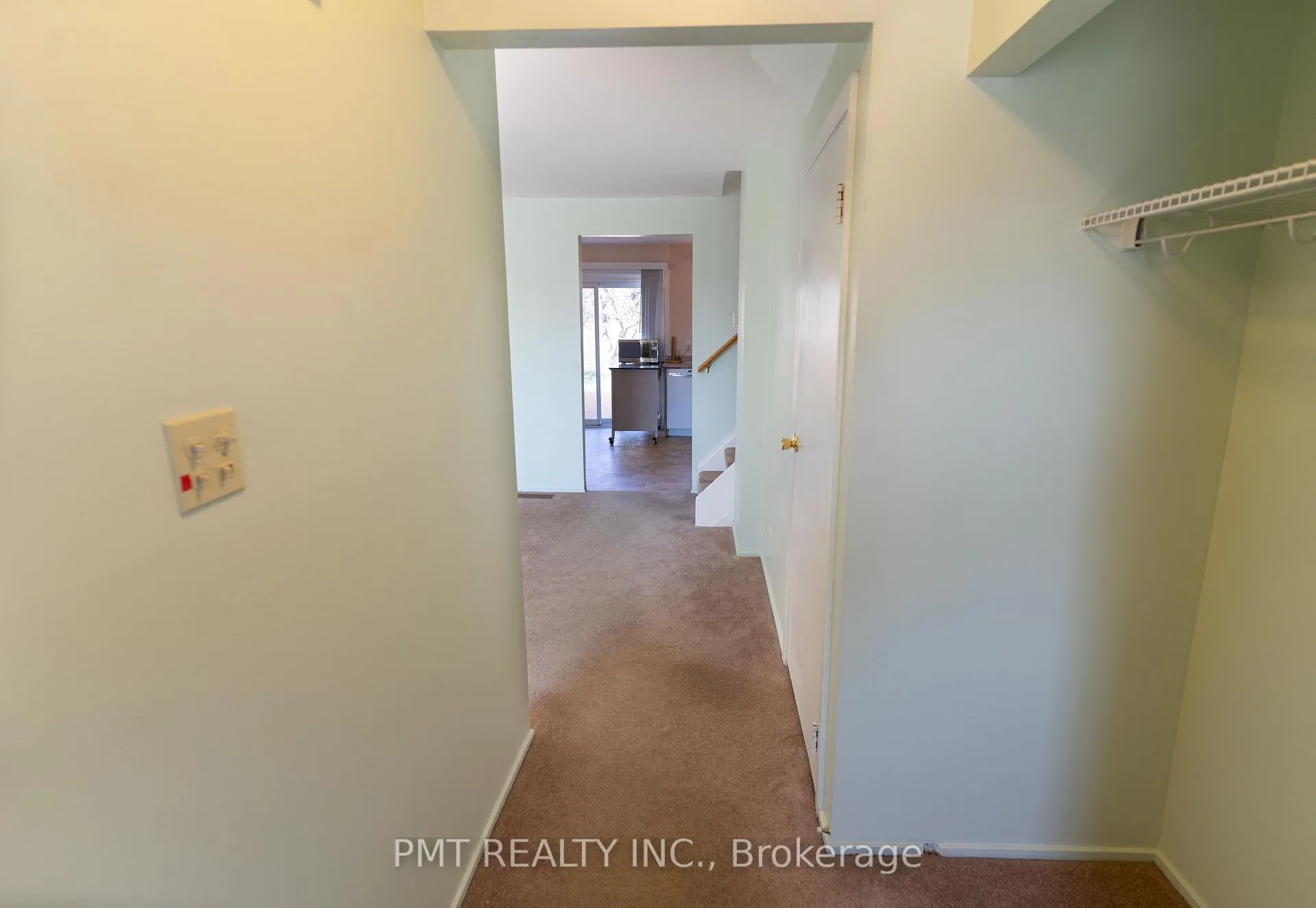Photo 5 of 728 Krosno Boulevard, Pickering, Bay Ridges — HOMEH
