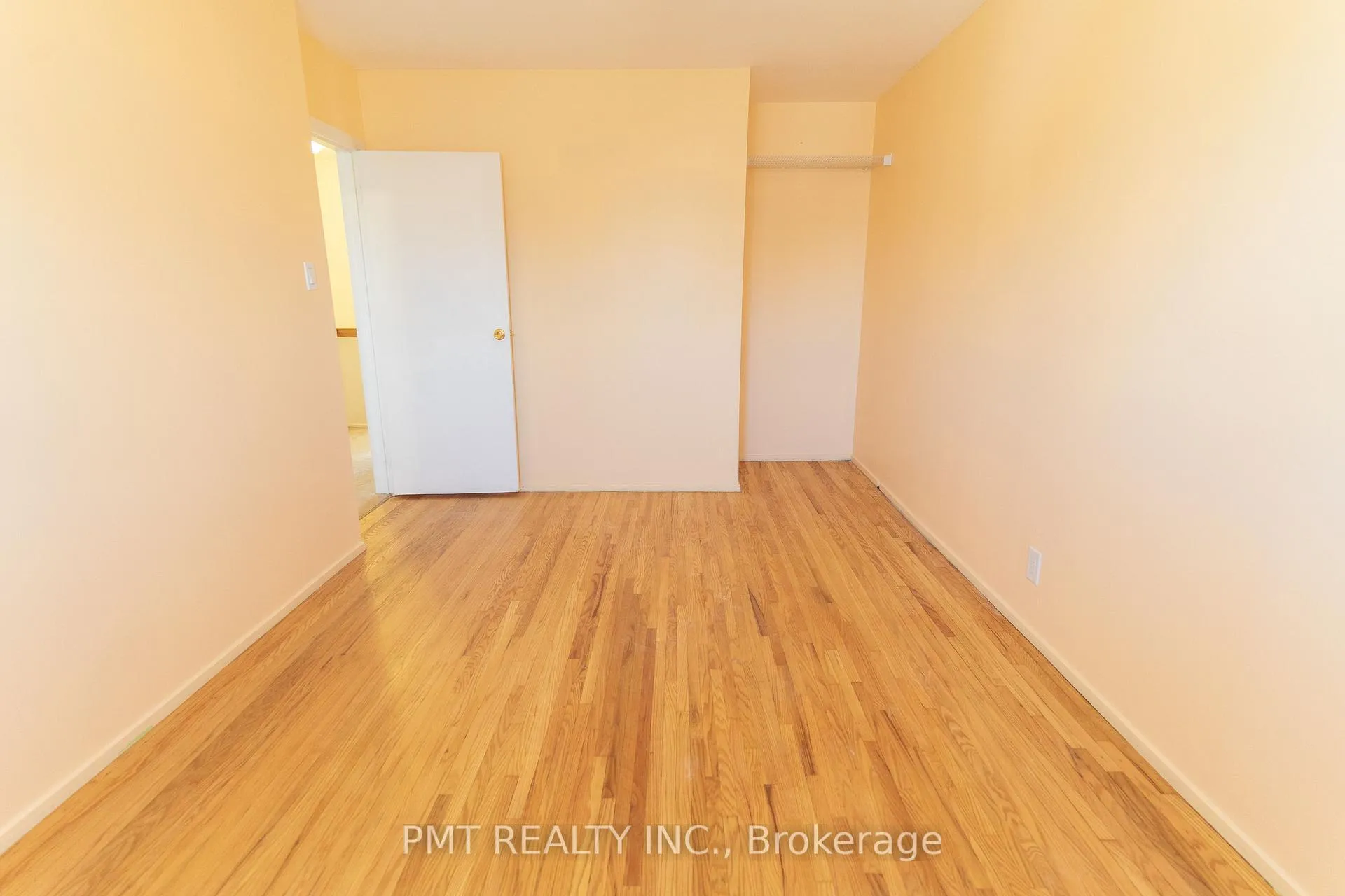 Photo 7 of 728 Krosno Boulevard, Pickering, Bay Ridges — HOMEH
