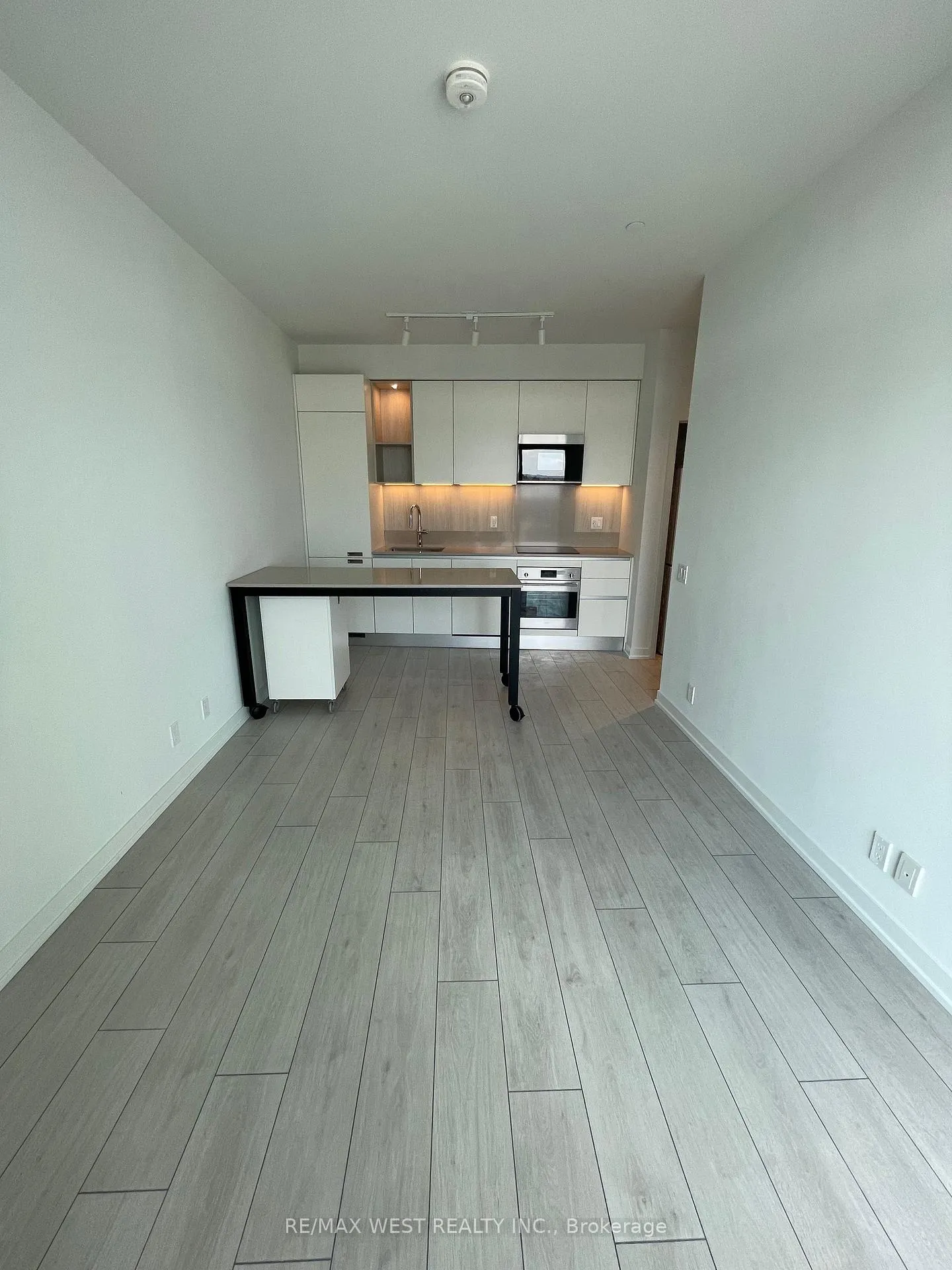 Photo 3 of Unit 2206, 39 Mary Street, Barrie, City Centre — HOMEH