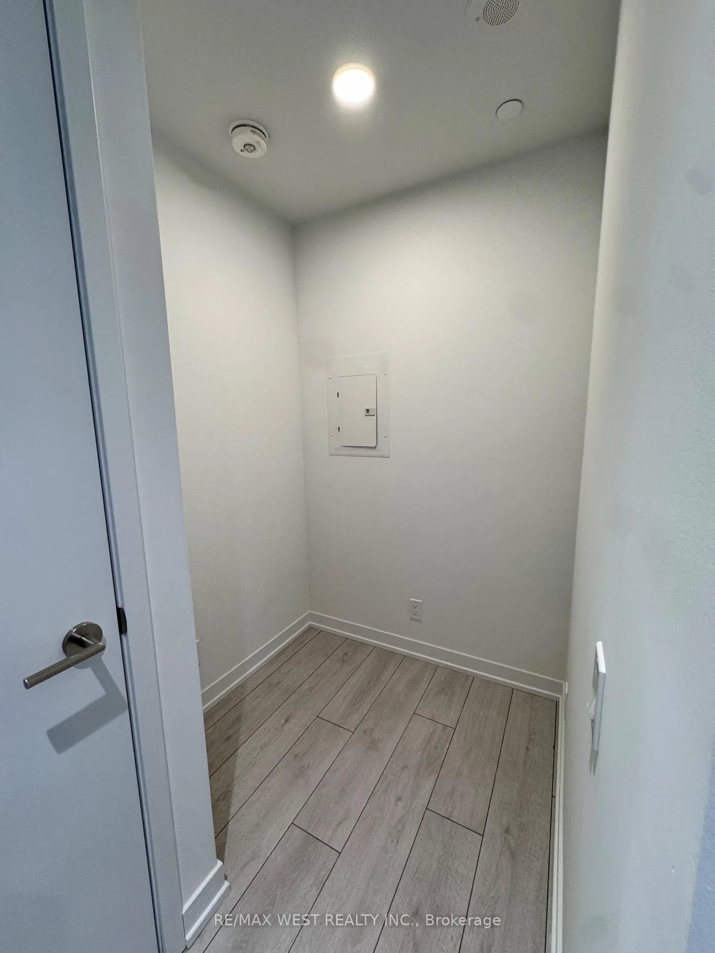 Photo 25 of Unit 2206, 39 Mary Street, Barrie, City Centre — HOMEH
