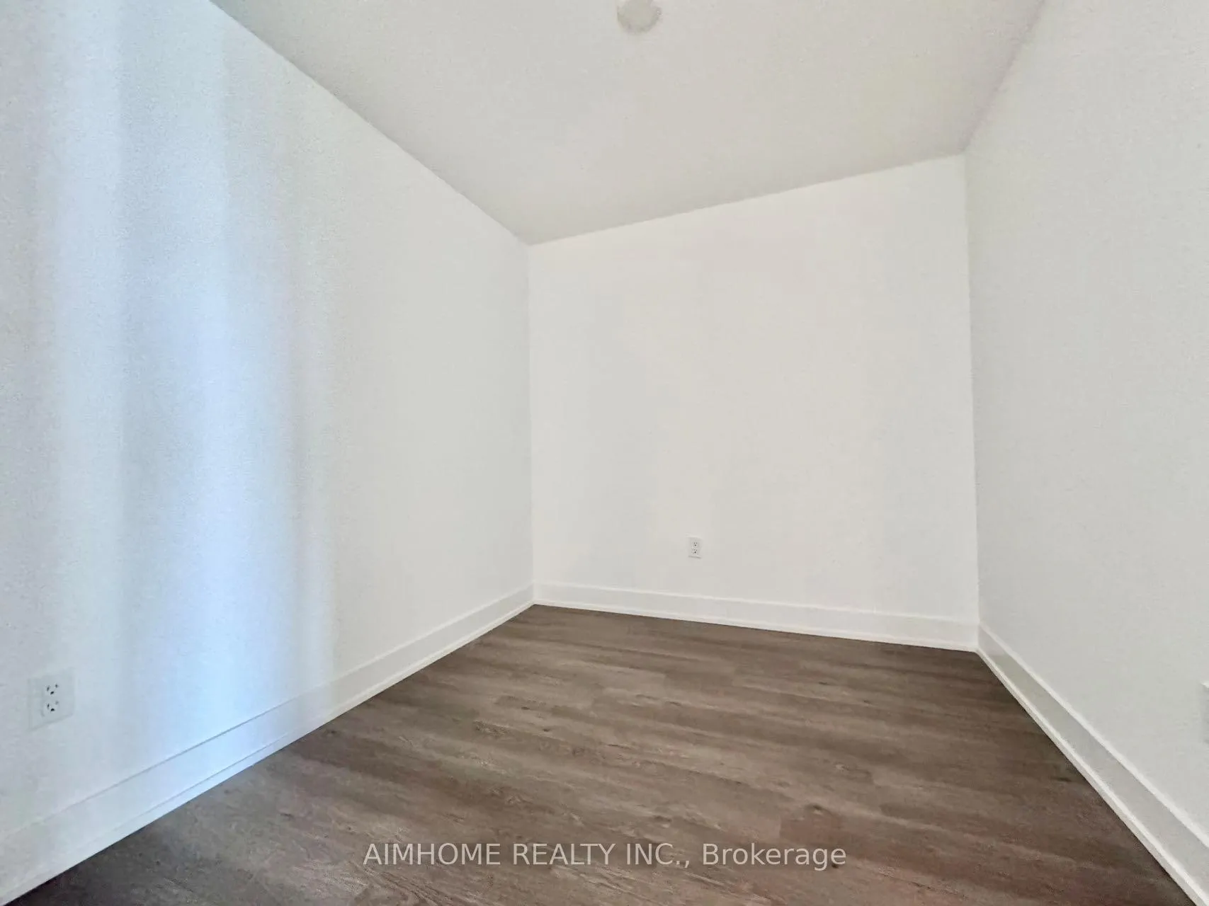 Photo 8 of Unit 1711, 8 Cedarland Drive, Markham, Unionville — HOMEH