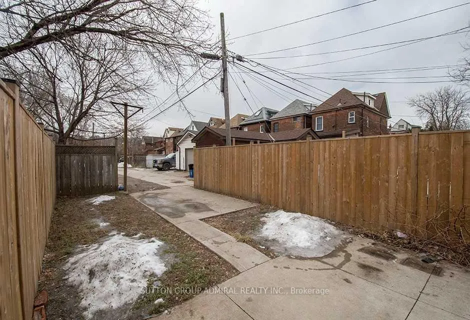 Photo 3 of 738 Cannon Street, Hamilton, Stipley — HOMEH