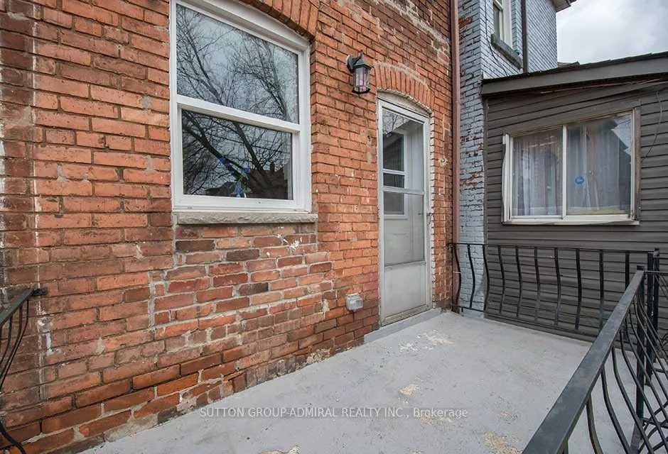 Photo 4 of 738 Cannon Street, Hamilton, Stipley — HOMEH