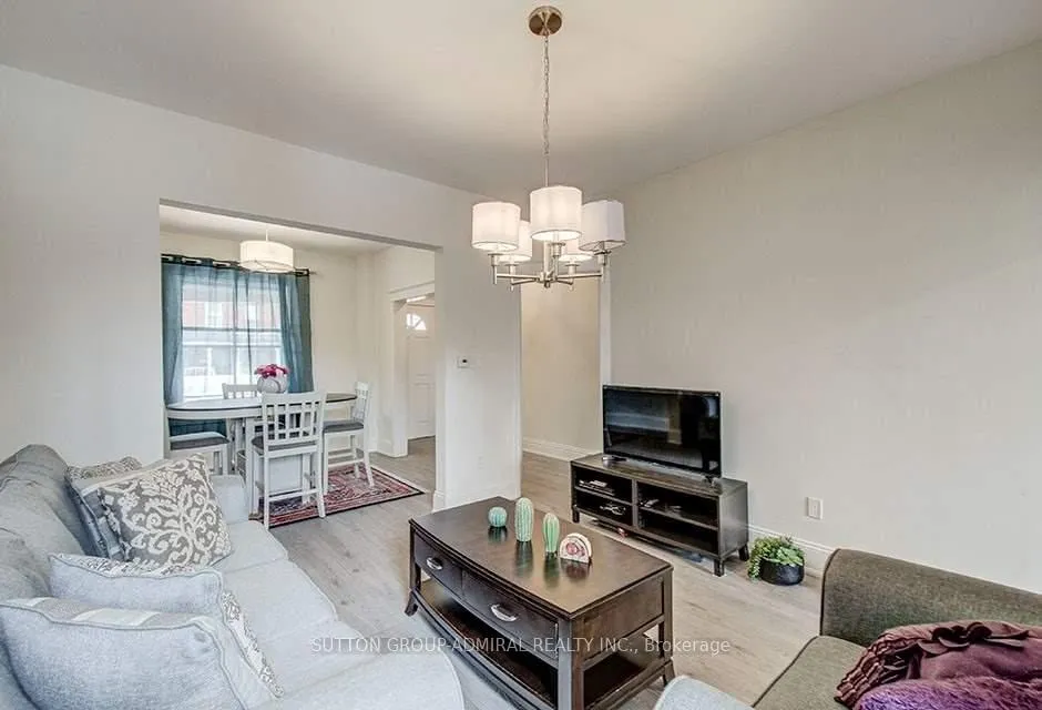 Photo 8 of 738 Cannon Street, Hamilton, Stipley — HOMEH