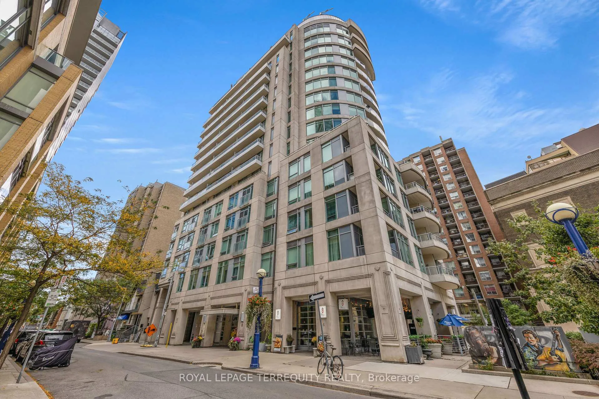 Front of Unit 1410, 8 Scollard Street
