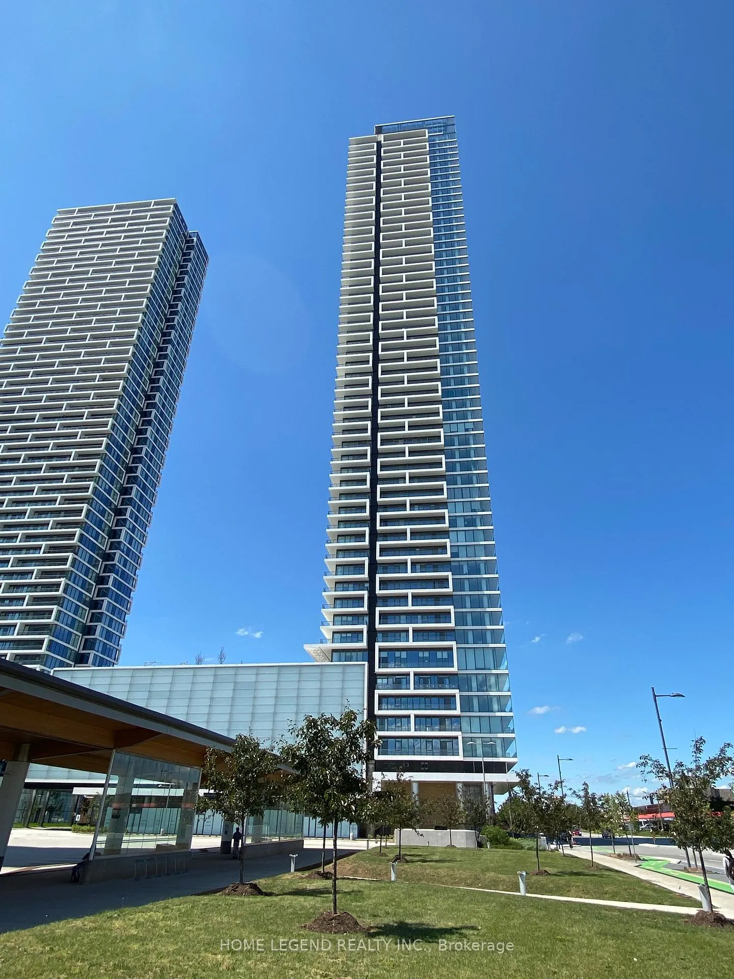 Front of Unit 4607, 950 Portage Parkway