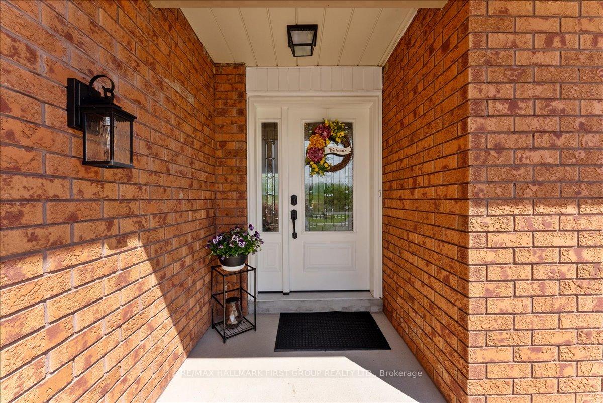 Photo 3 of 910 Stewart Line, Cavan Monaghan, Cavan Twp — HOMEH