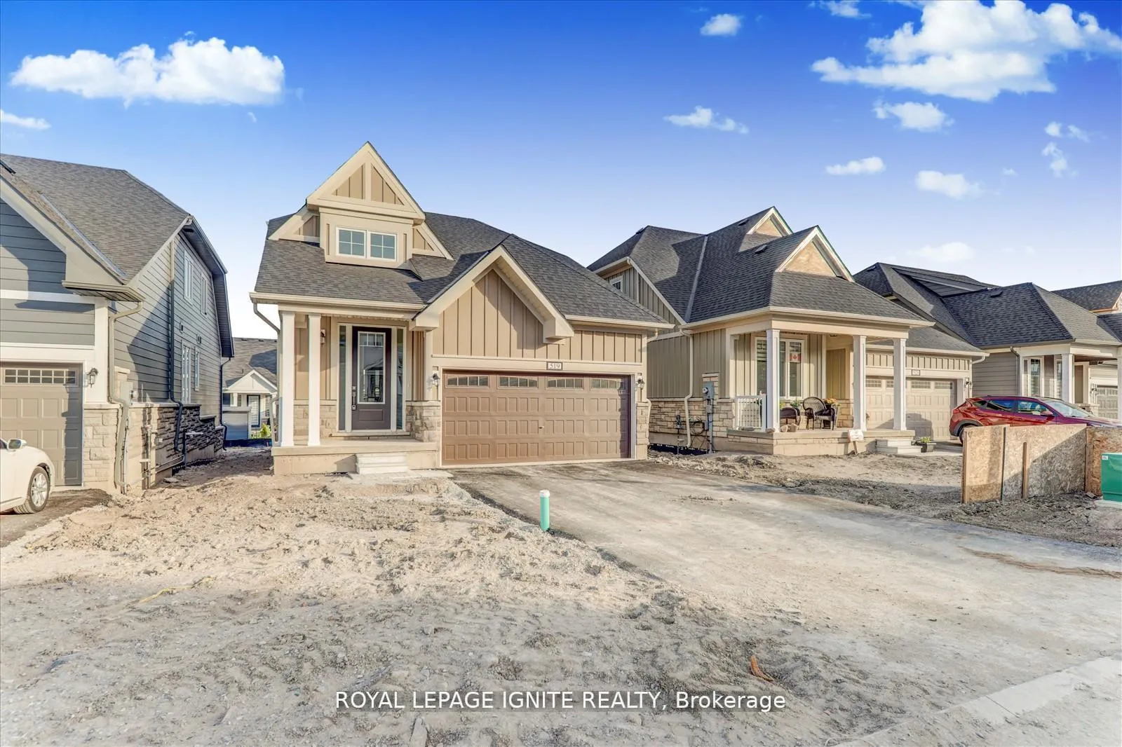 Photo 3 of 519 Hudson Crescent, Midland — HOMEH