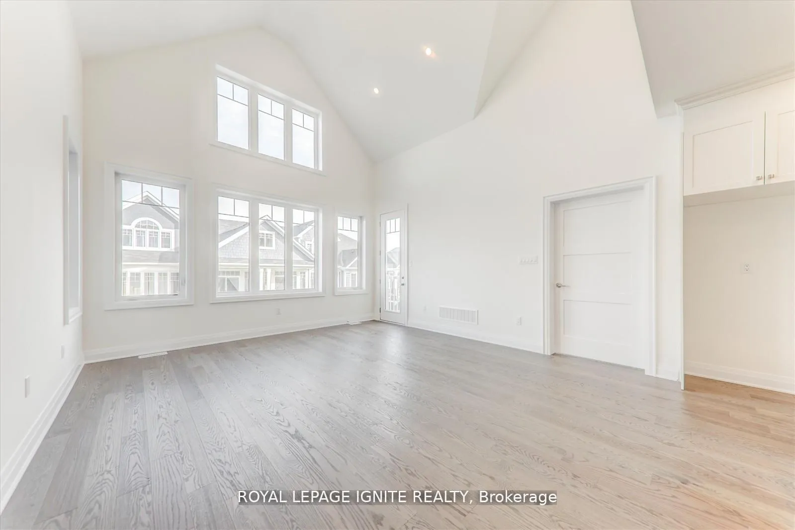 Photo 13 of 519 Hudson Crescent, Midland — HOMEH