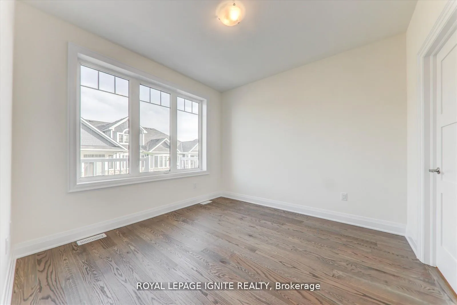 Photo 16 of 519 Hudson Crescent, Midland — HOMEH