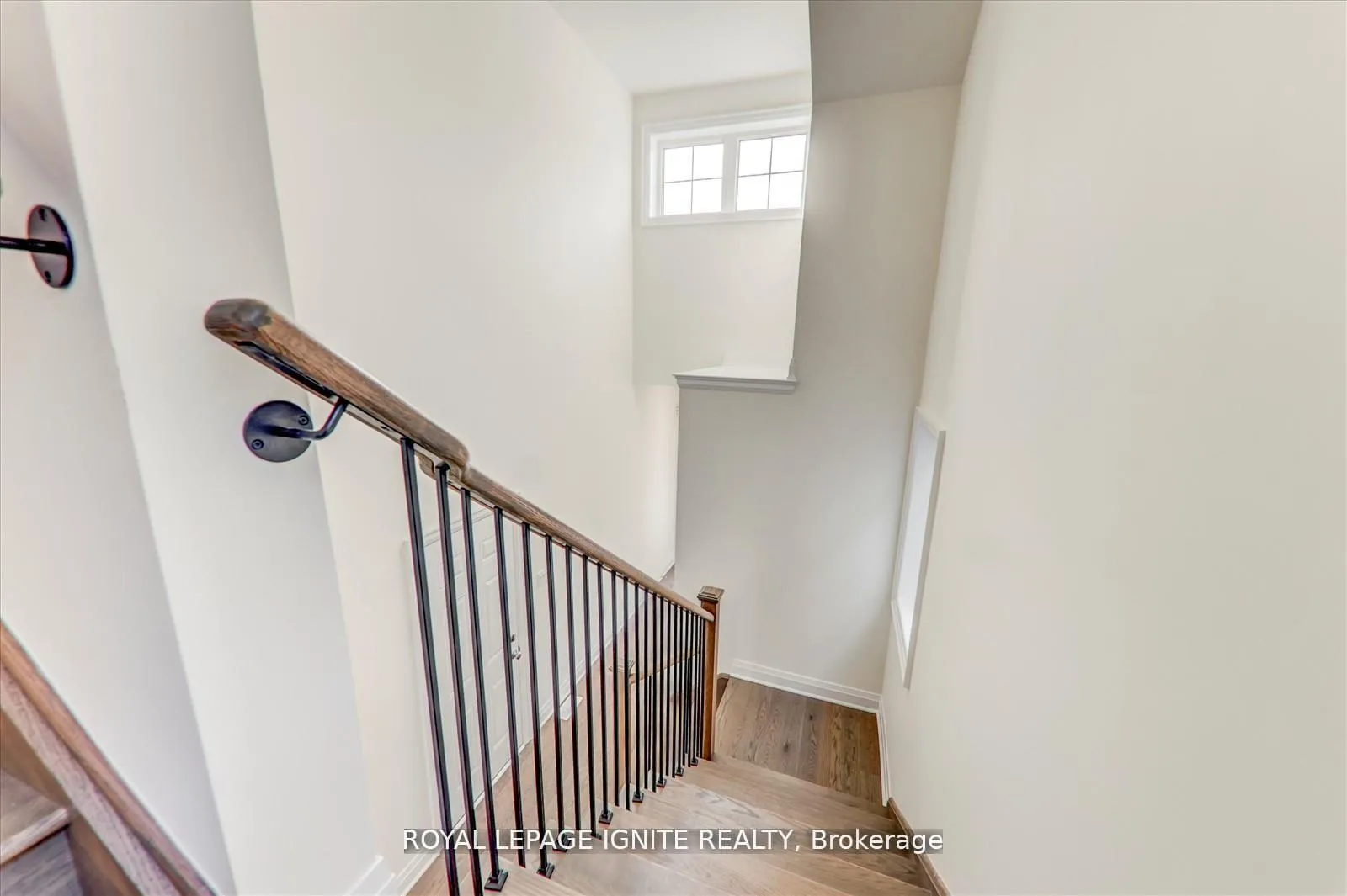 Photo 25 of 519 Hudson Crescent, Midland — HOMEH