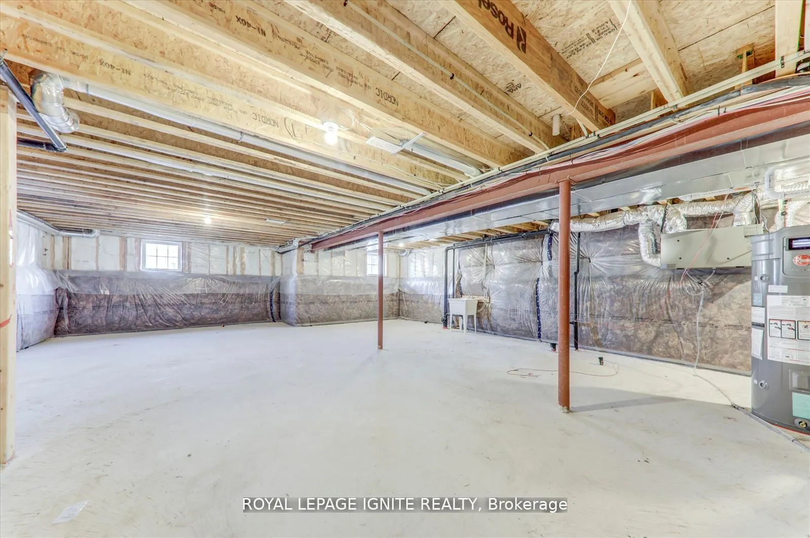 Photo 32 of 519 Hudson Crescent, Midland — HOMEH