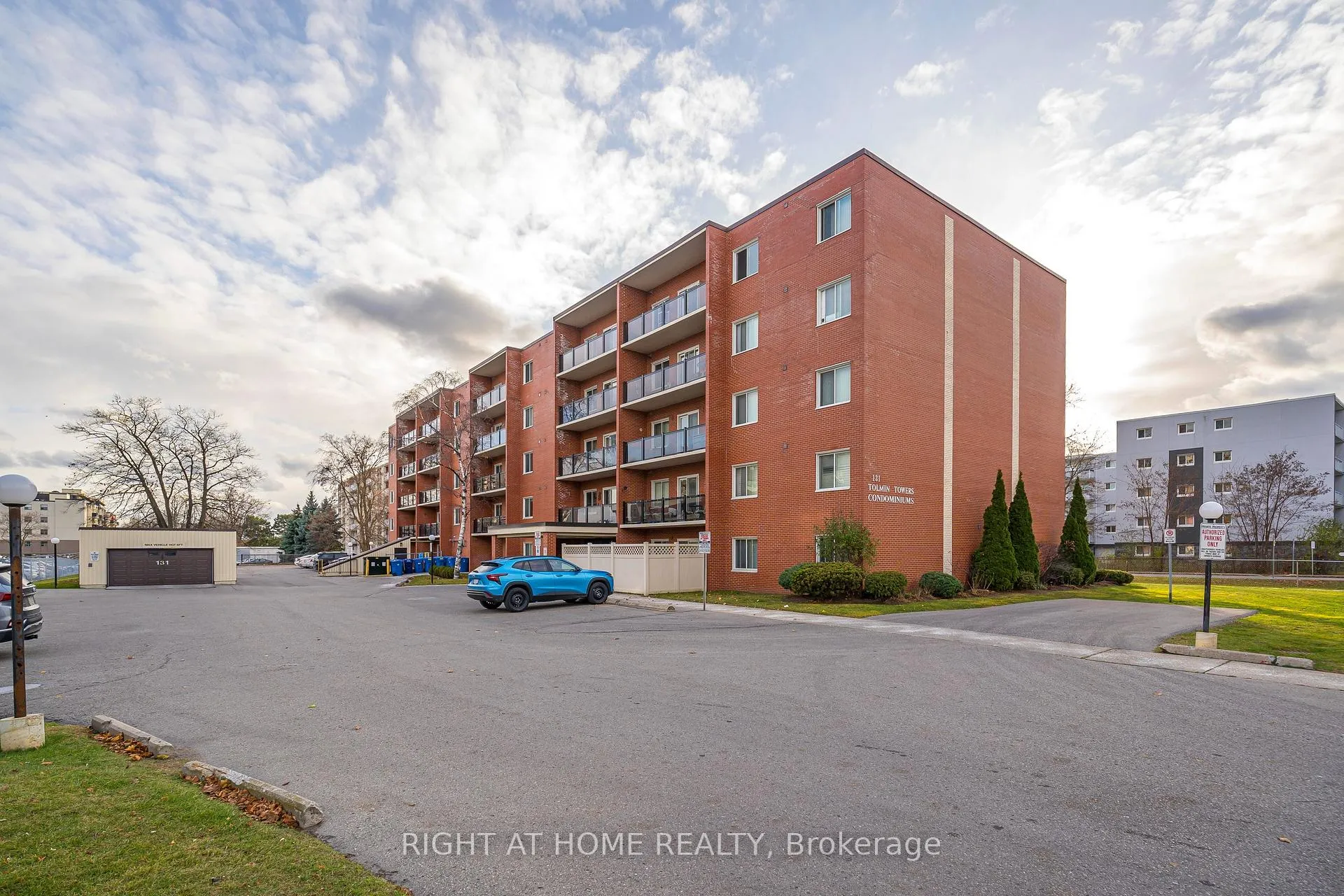 Photo 1 of Unit 506, 131 Taunton Road E, Oshawa, Centennial — HOMEH