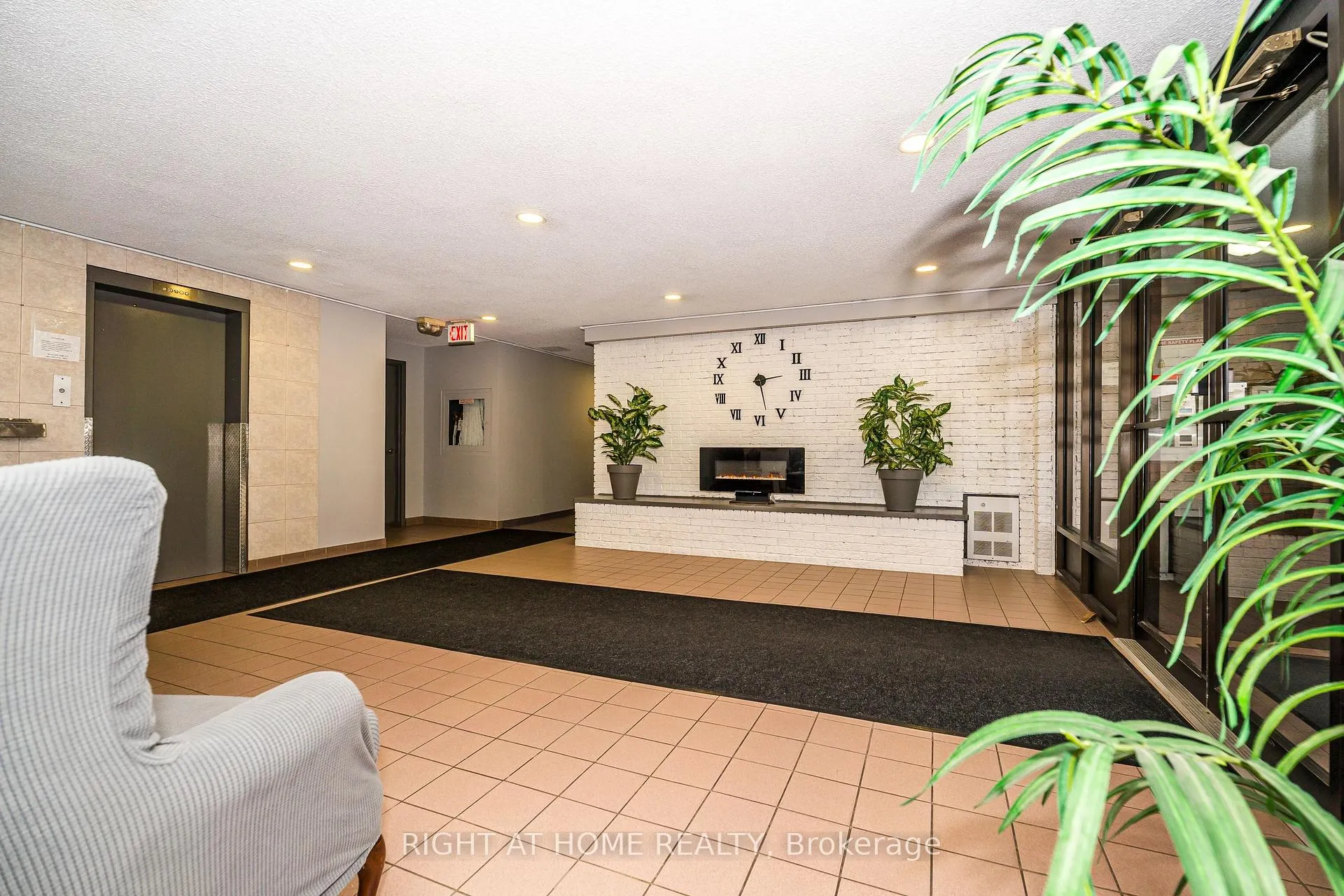 Photo 3 of Unit 506, 131 Taunton Road E, Oshawa, Centennial — HOMEH