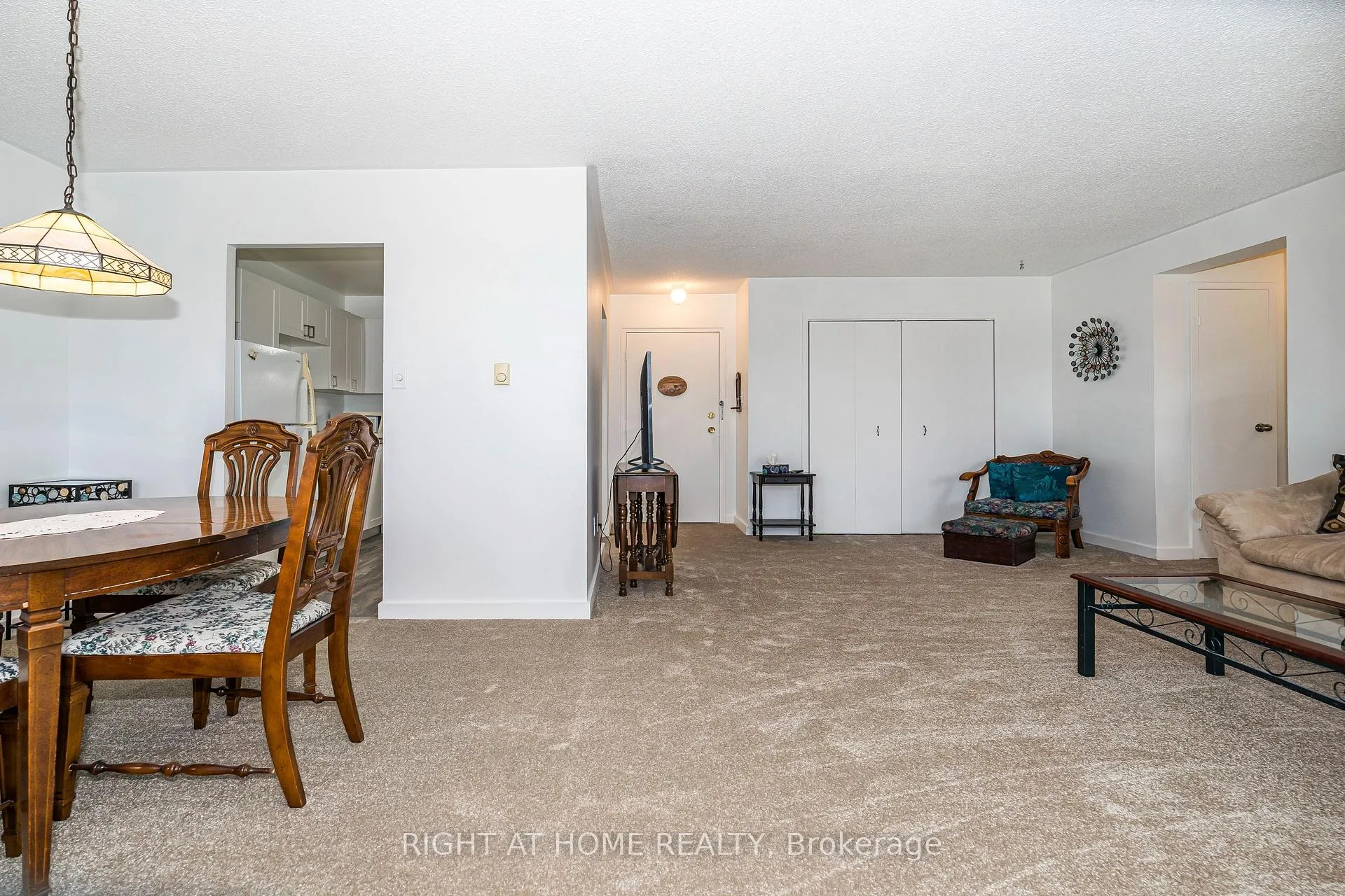 Photo 4 of Unit 506, 131 Taunton Road E, Oshawa, Centennial — HOMEH