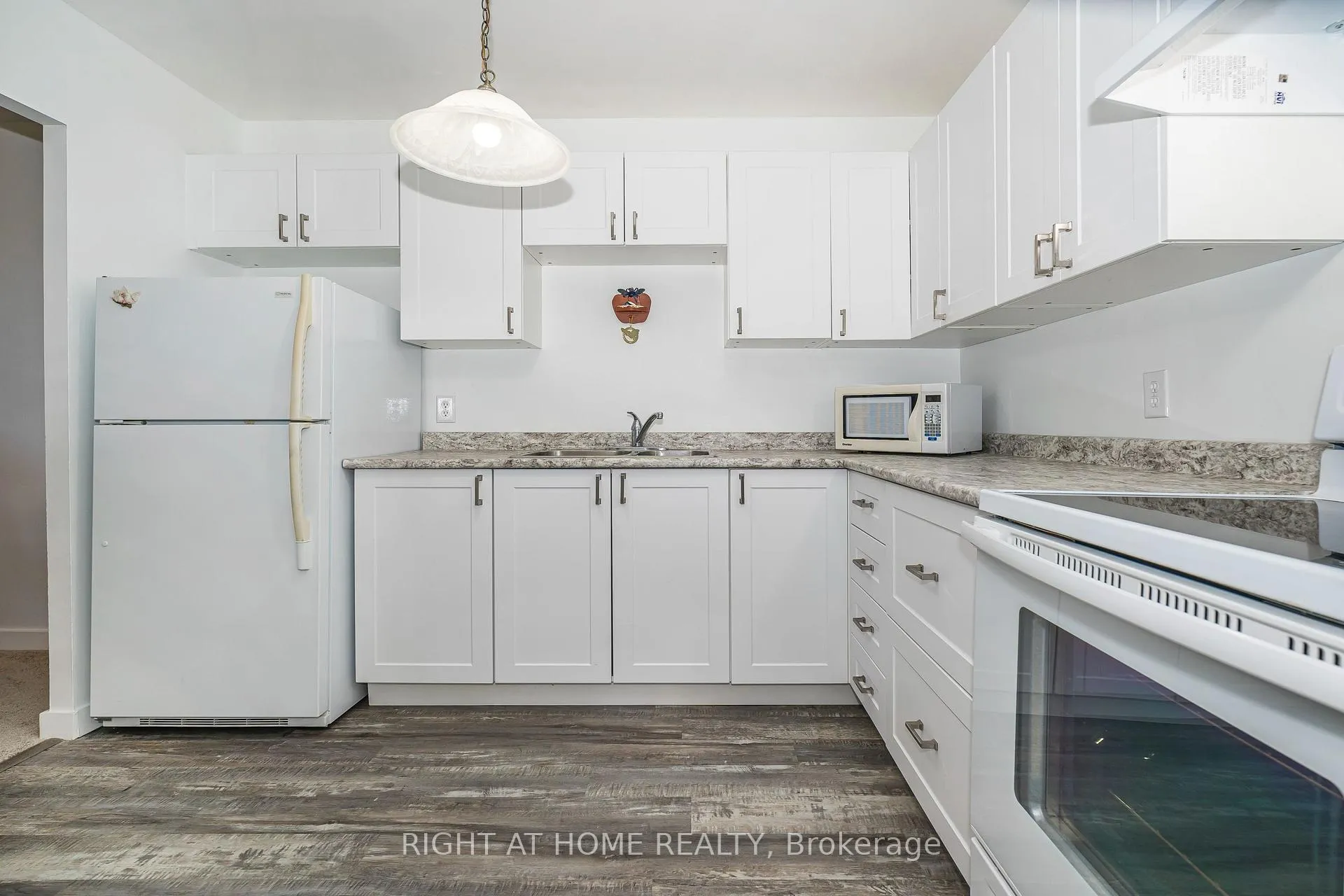 Photo 16 of Unit 506, 131 Taunton Road E, Oshawa, Centennial — HOMEH