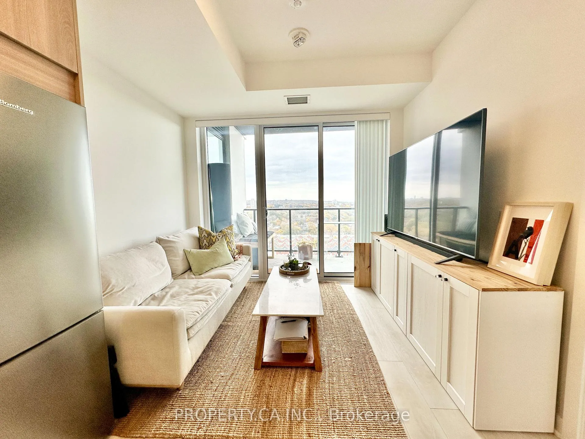 Photo 2 of Unit 1913, 5 Defries Street, Toronto, Regent Park — HOMEH