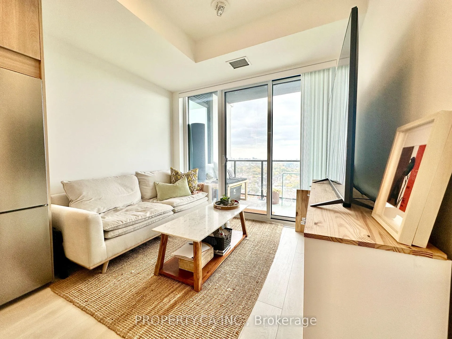Photo 3 of Unit 1913, 5 Defries Street, Toronto, Regent Park — HOMEH