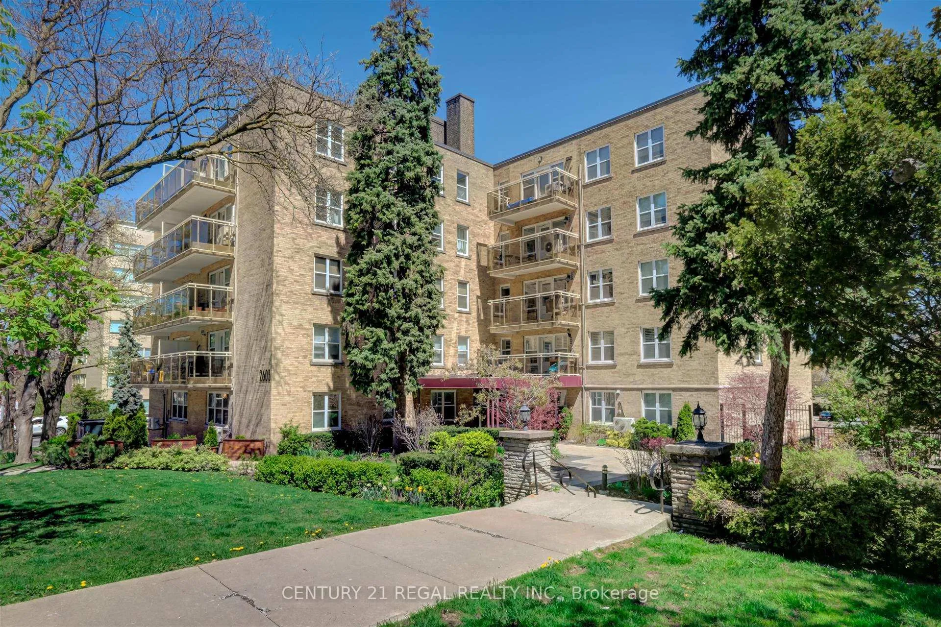 Front of Unit 408, 2603 Bathurst Street