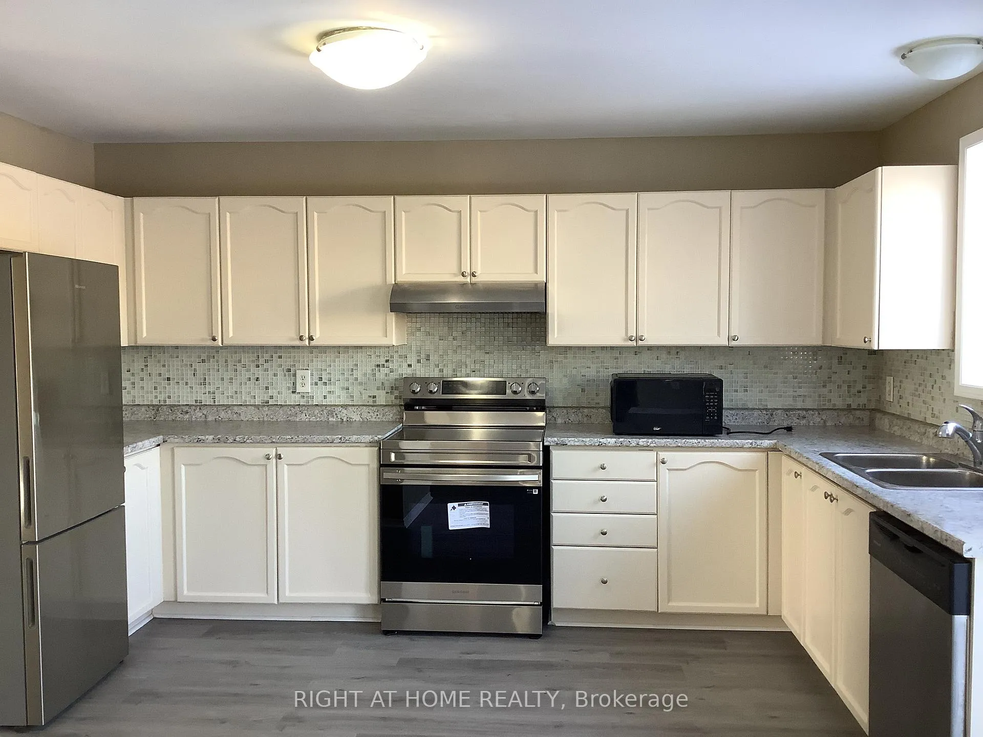 Photo 7 of 214 Dunsmore Lane, Barrie, Georgian Drive — HOMEH