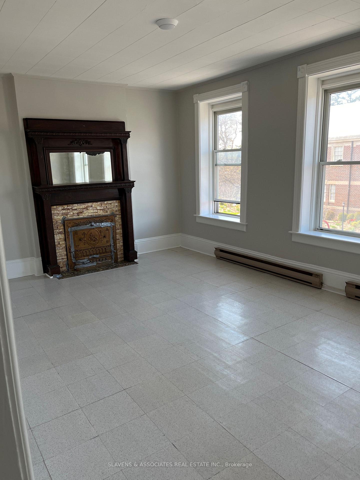 Photo 1 of Unit 5, 15 King Avenue W, Clarington, Newcastle — HOMEH