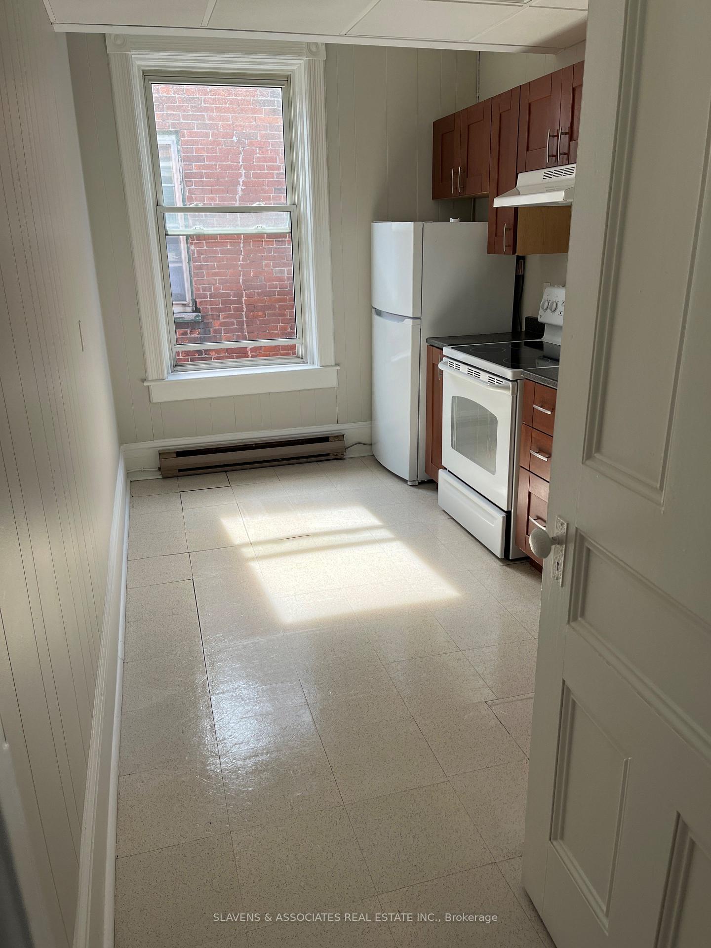 Photo 2 of Unit 5, 15 King Avenue W, Clarington, Newcastle — HOMEH