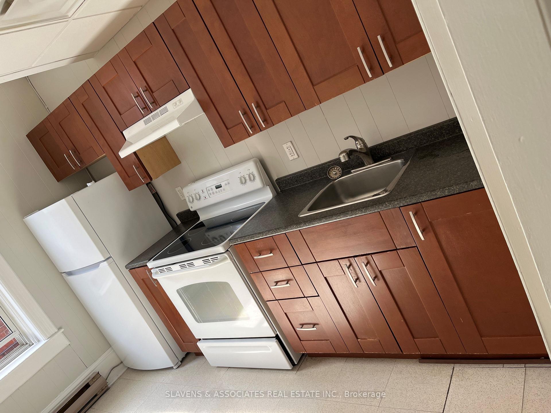 Photo 3 of Unit 5, 15 King Avenue W, Clarington, Newcastle — HOMEH