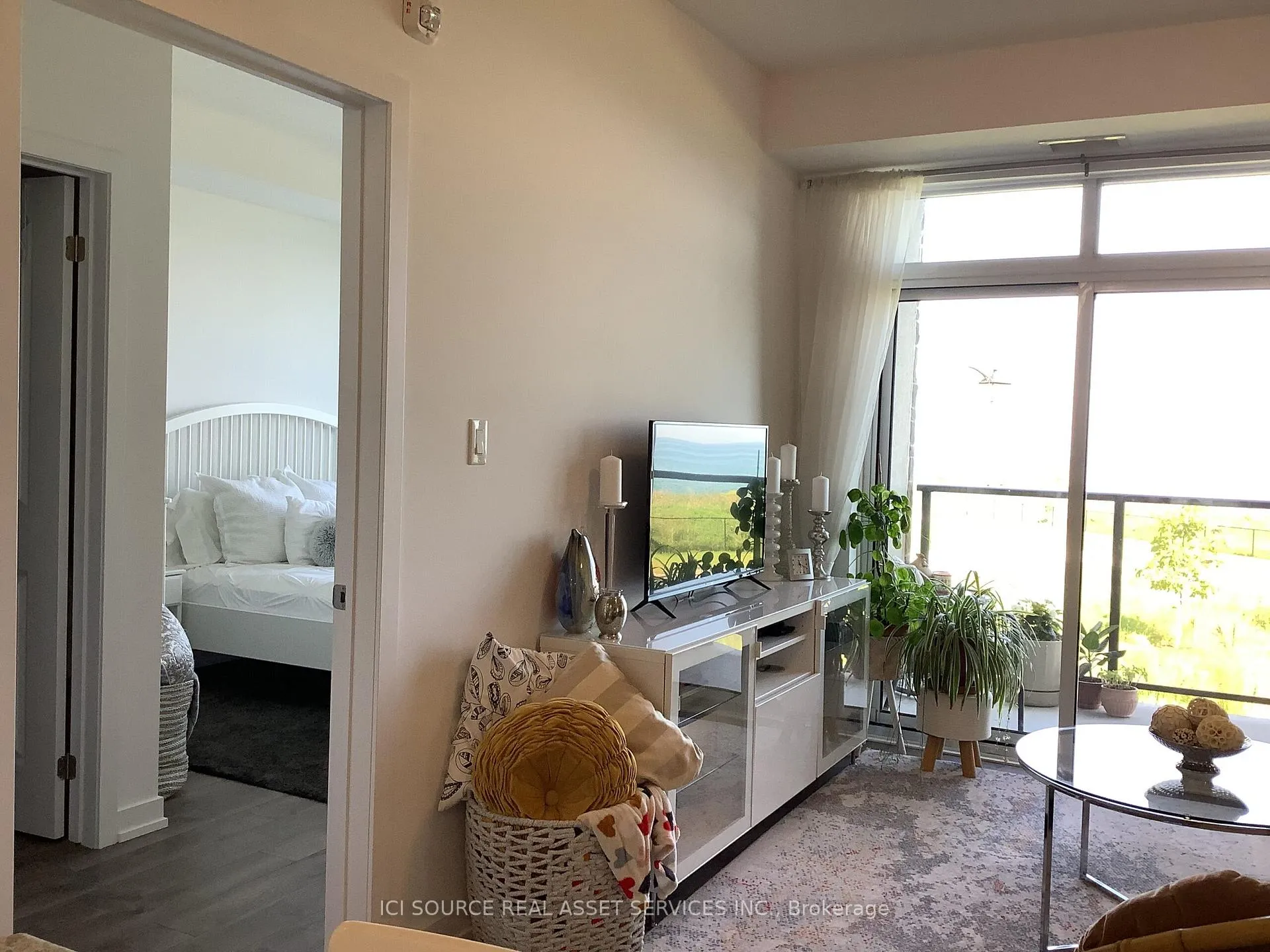 Photo 3 of Unit 203, 101 Shoreview Place, Hamilton, Stoney Creek — HOMEH