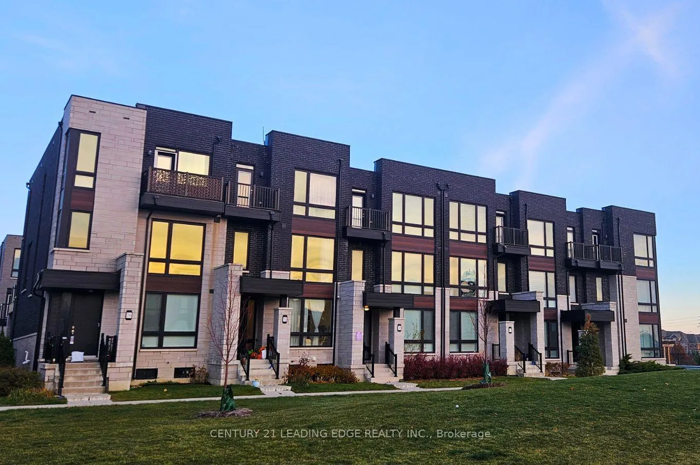 Photo 1 of 30 Hammersmith Lane, Markham, Victoria Square — HOMEH