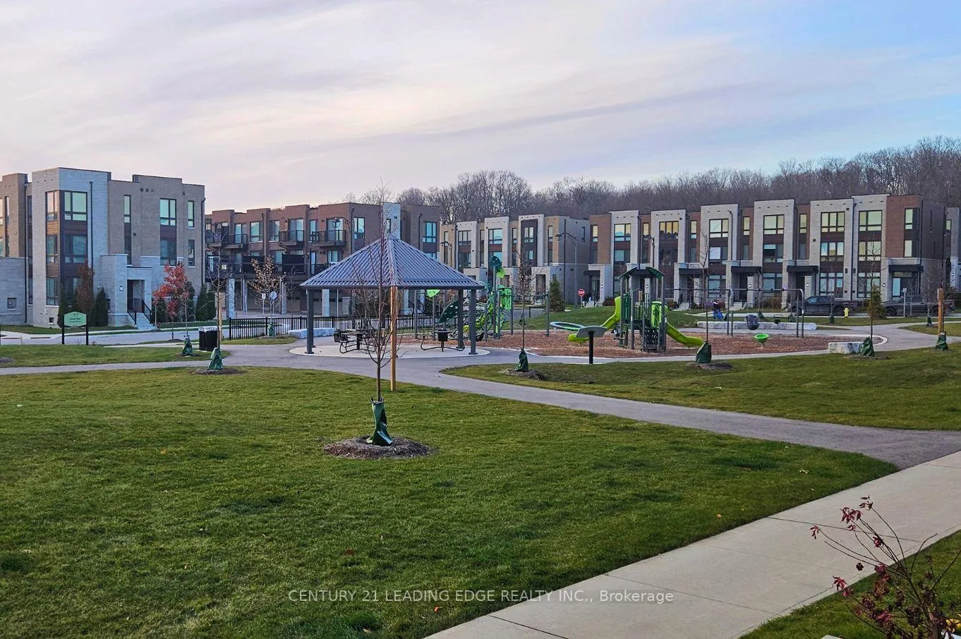 Photo 3 of 30 Hammersmith Lane, Markham, Victoria Square — HOMEH
