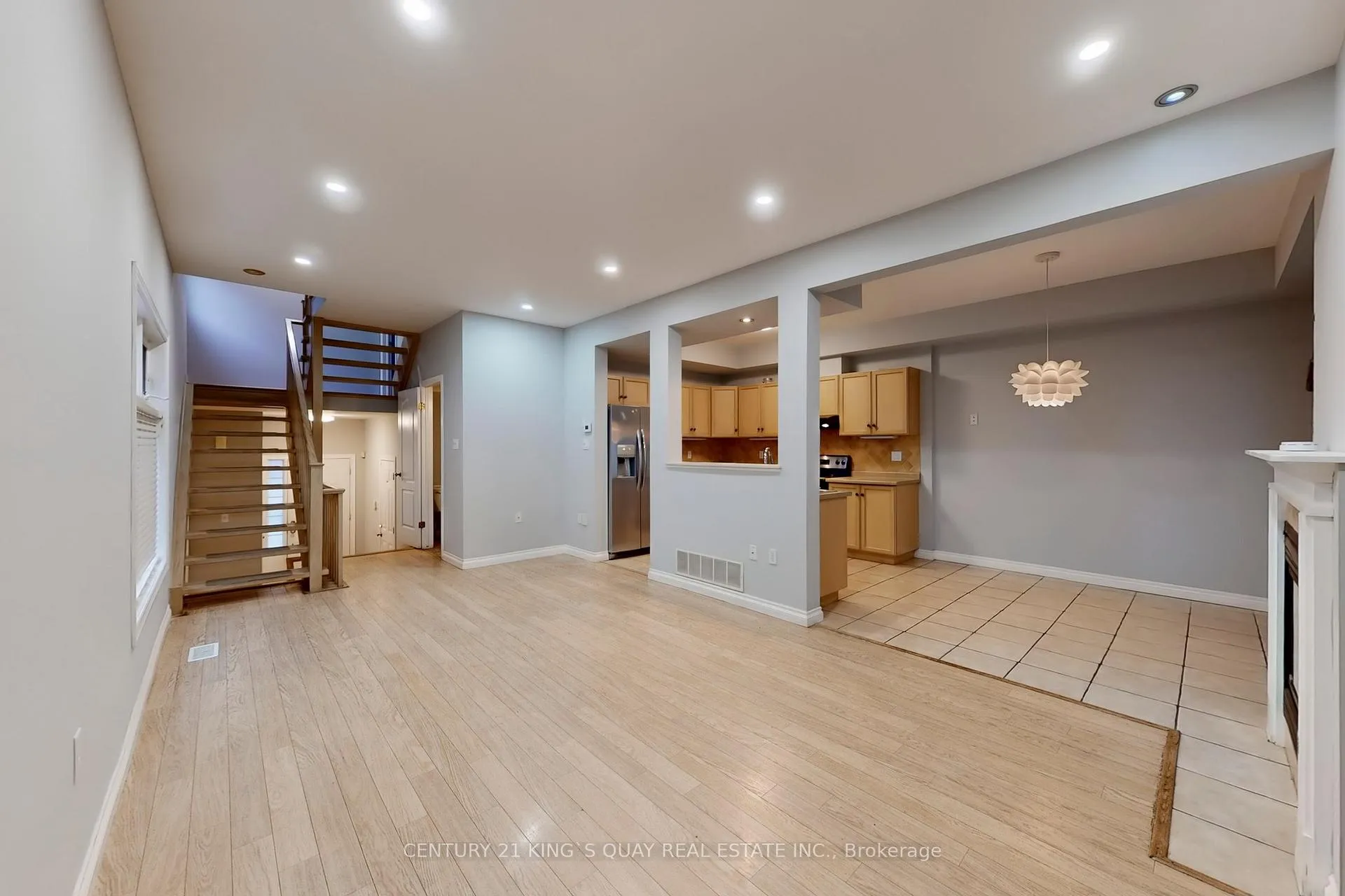 Photo 8 of Unit 21, 232 stonehenge Drive, Hamilton, Ancaster — HOMEH