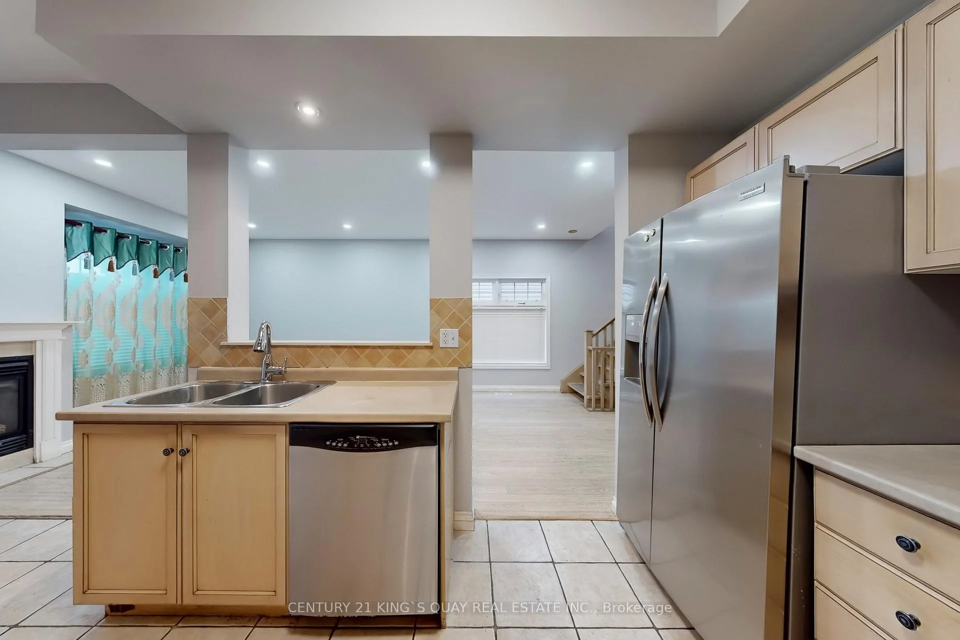 Photo 12 of Unit 21, 232 stonehenge Drive, Hamilton, Ancaster — HOMEH