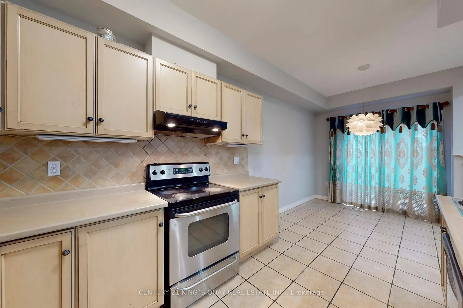 Photo 13 of Unit 21, 232 stonehenge Drive, Hamilton, Ancaster — HOMEH