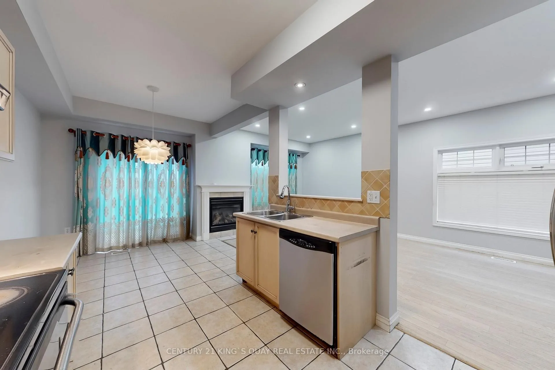 Photo 14 of Unit 21, 232 stonehenge Drive, Hamilton, Ancaster — HOMEH