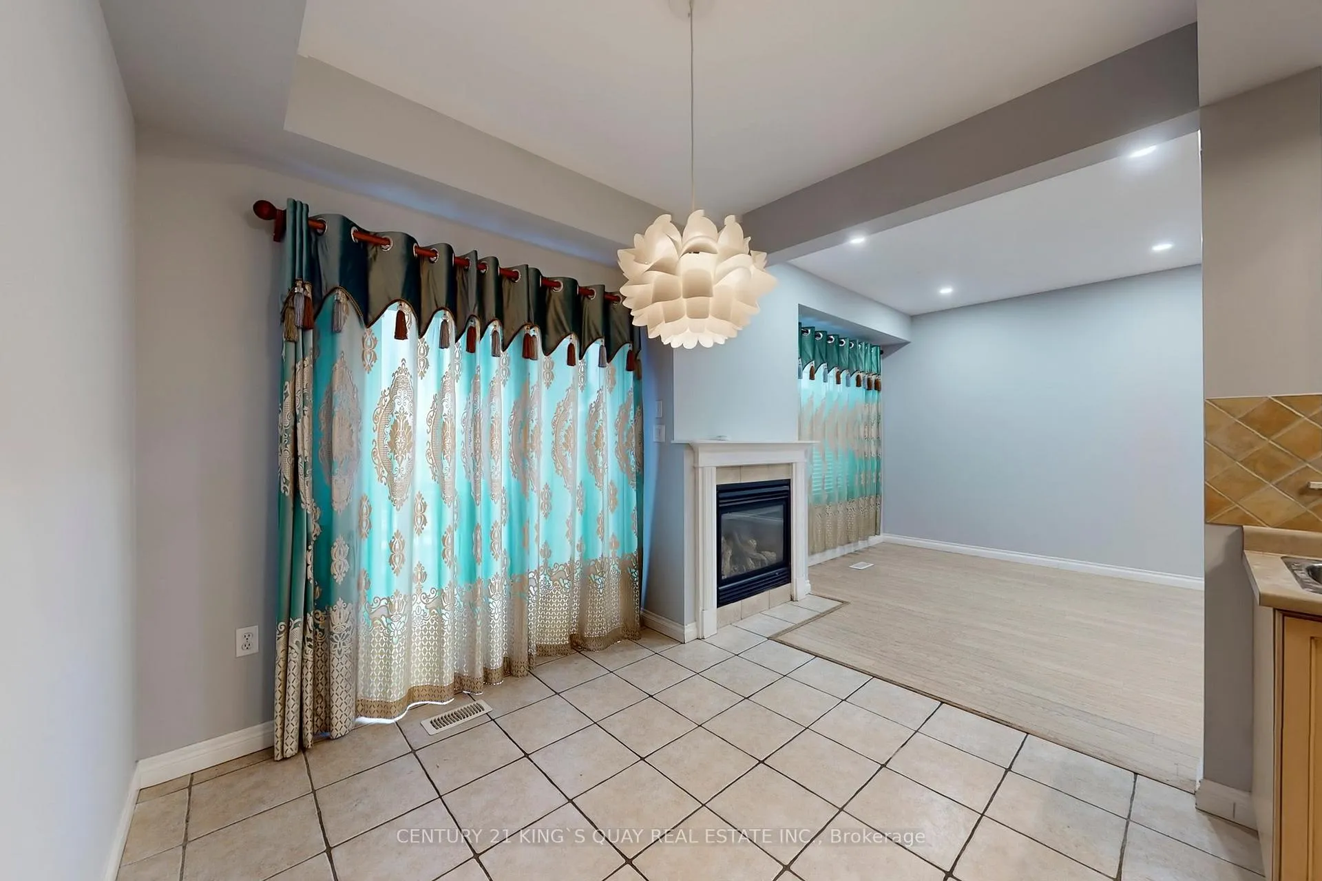 Photo 16 of Unit 21, 232 stonehenge Drive, Hamilton, Ancaster — HOMEH