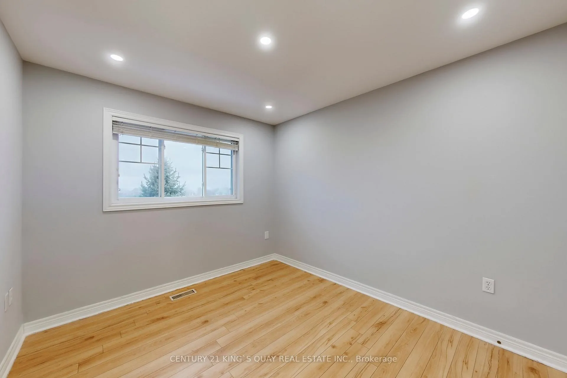 Photo 32 of Unit 21, 232 stonehenge Drive, Hamilton, Ancaster — HOMEH