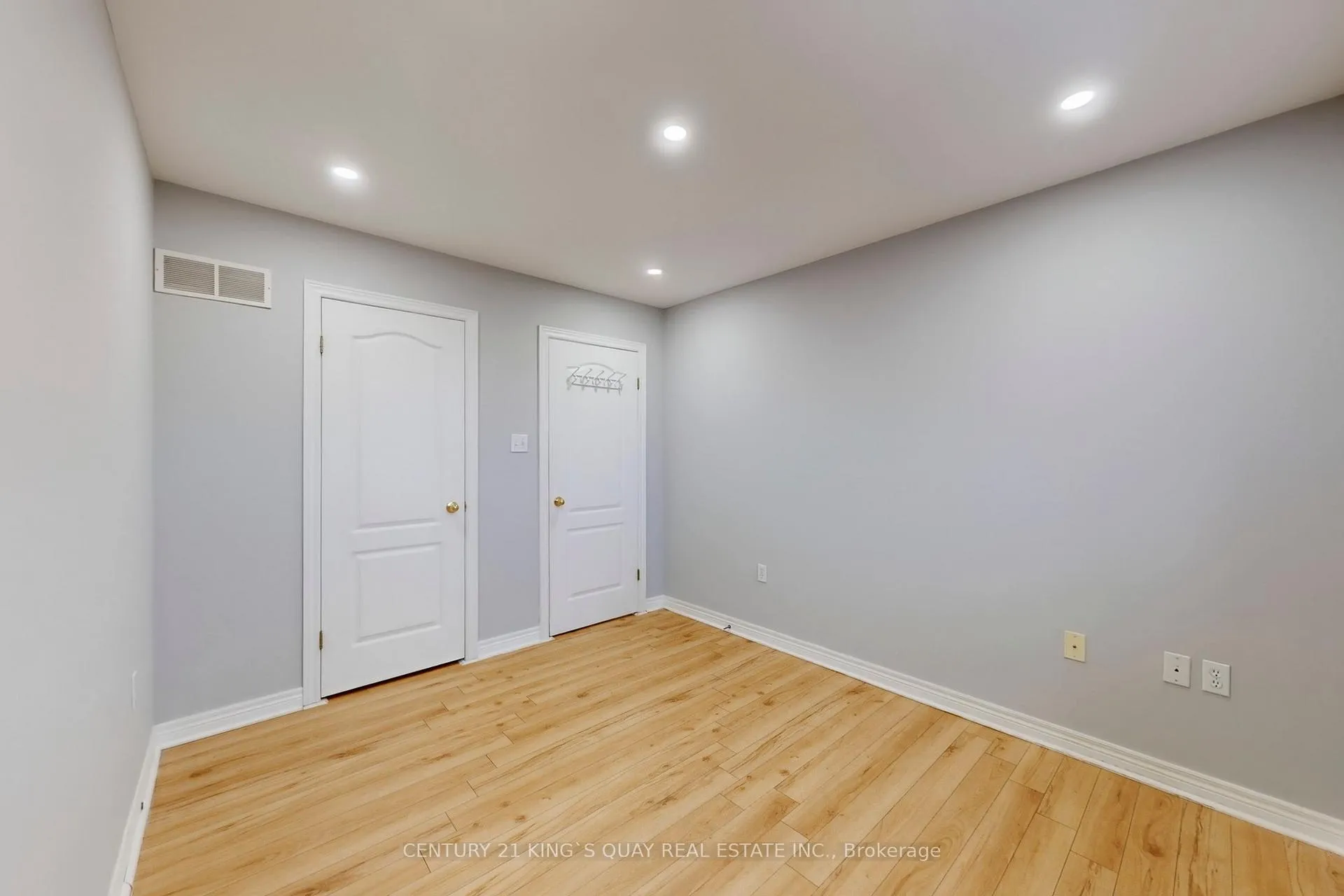 Photo 35 of Unit 21, 232 stonehenge Drive, Hamilton, Ancaster — HOMEH