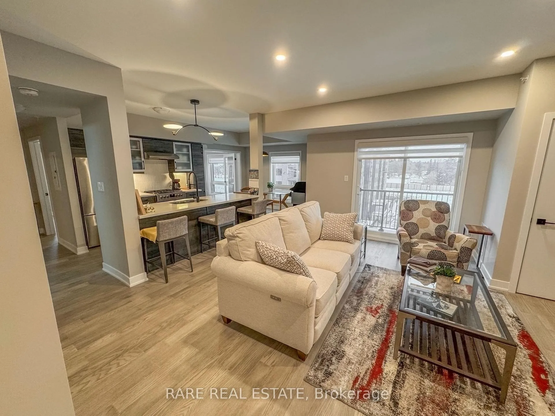 Photo 4 of Unit 602, 8 Culinary Lane, Barrie, Painswick South — HOMEH