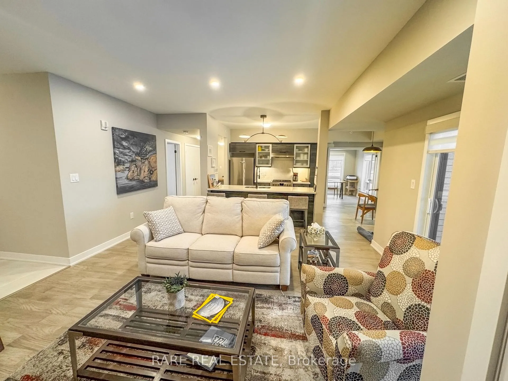 Photo 5 of Unit 602, 8 Culinary Lane, Barrie, Painswick South — HOMEH