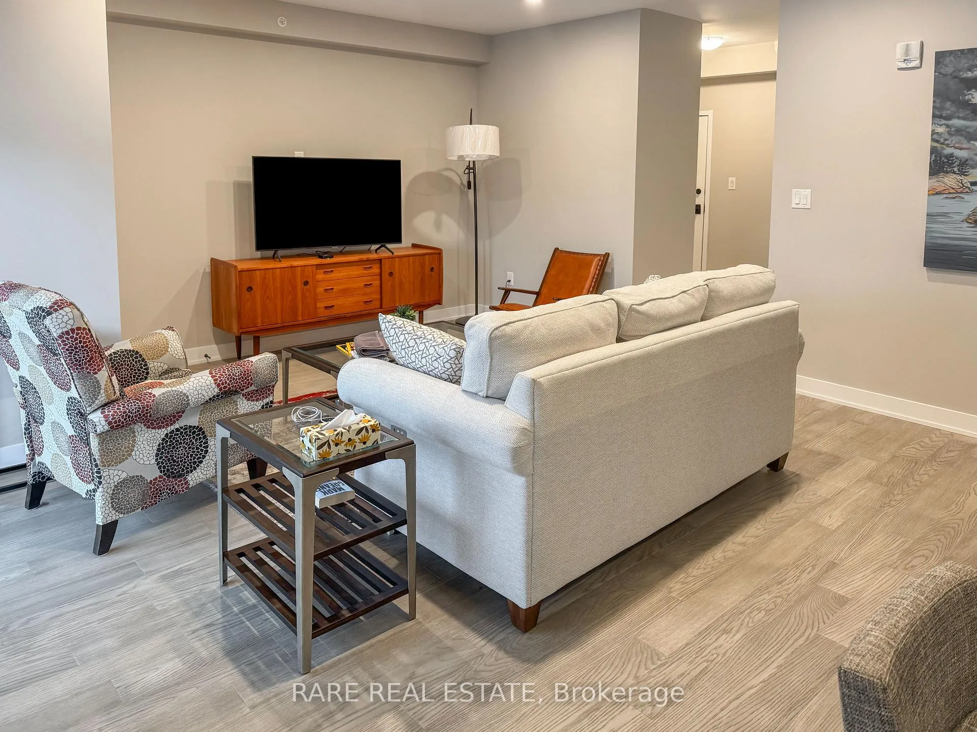 Photo 7 of Unit 602, 8 Culinary Lane, Barrie, Painswick South — HOMEH