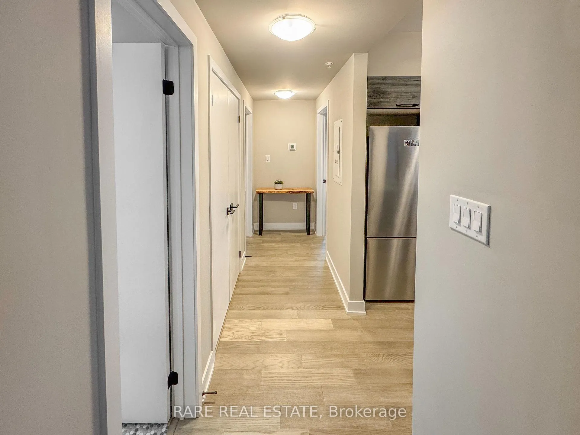 Photo 10 of Unit 602, 8 Culinary Lane, Barrie, Painswick South — HOMEH