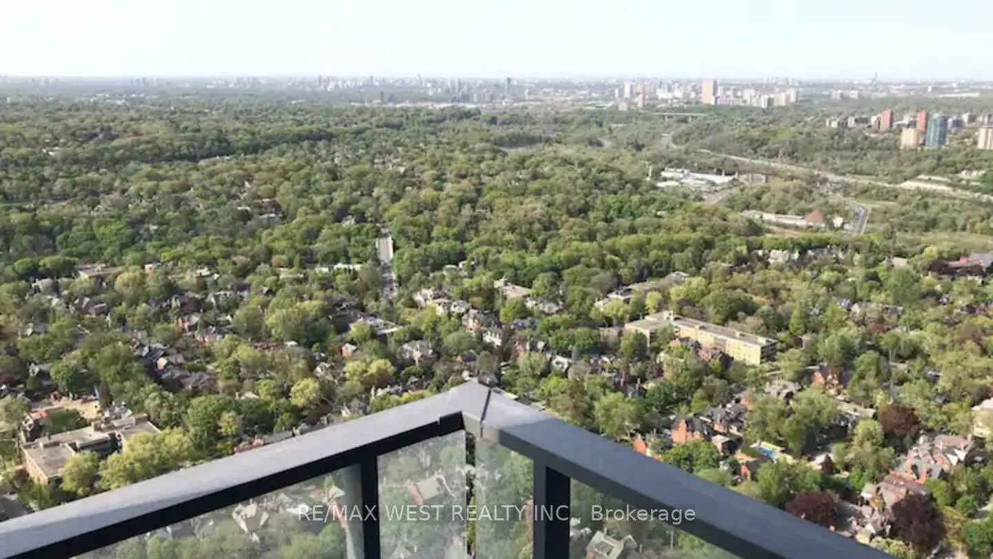 Photo 3 of Unit 4506, 395 Bloor Street E, Toronto, North St. James Town — HOMEH