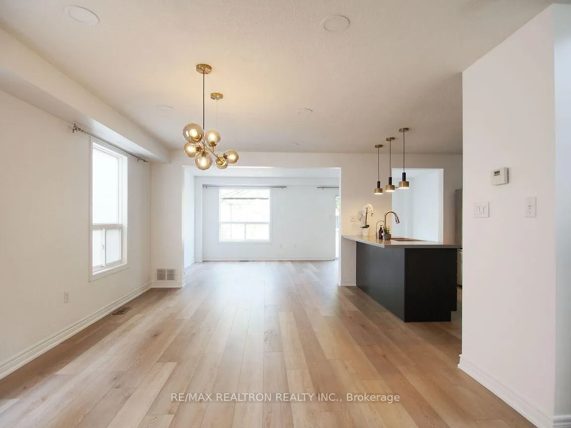 Photo 5 of 784 Karlsfeld Road, Waterloo — HOMEH