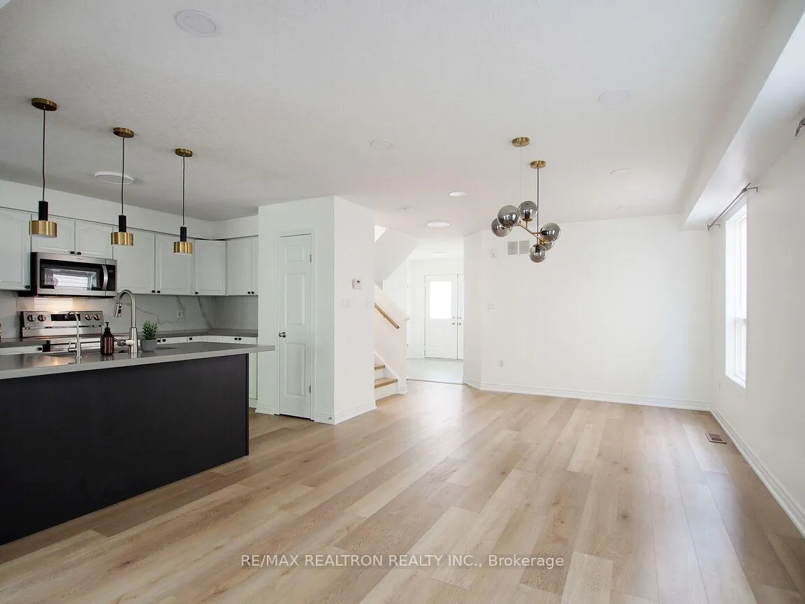 Photo 8 of 784 Karlsfeld Road, Waterloo — HOMEH