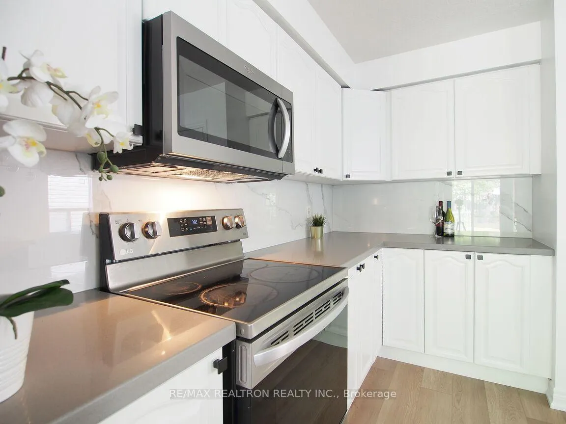Photo 12 of 784 Karlsfeld Road, Waterloo — HOMEH